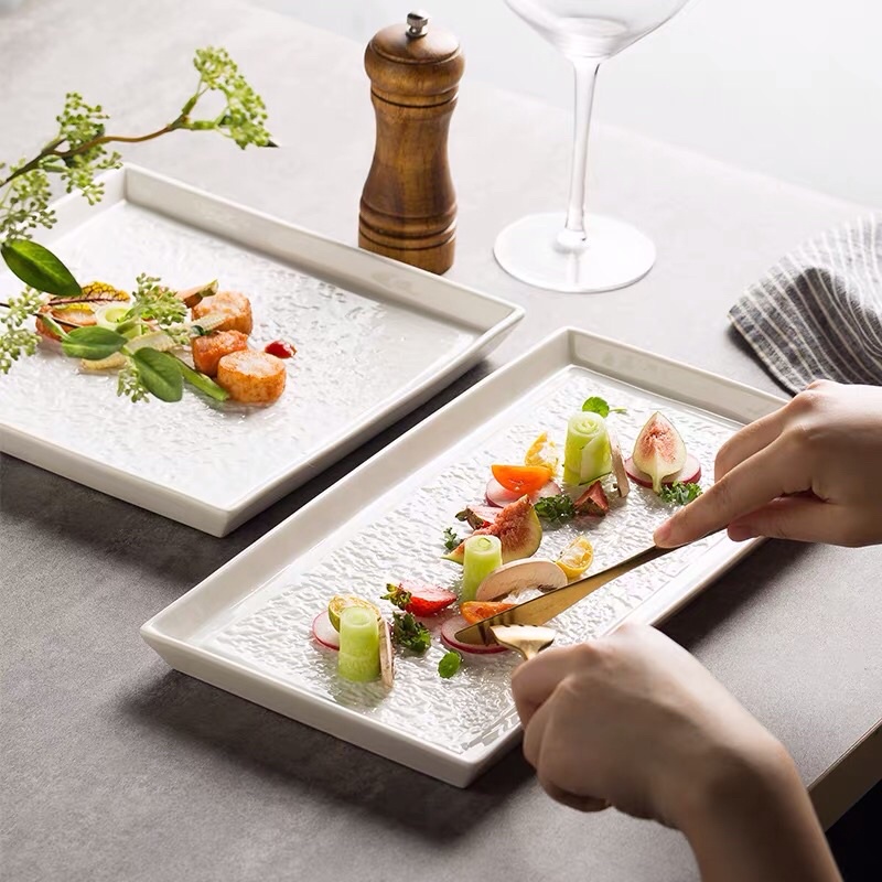 Đĩa Âu nhăn sushi và đĩa phẳng dùng bit tết , mỳ Ý phong cách phương Tây