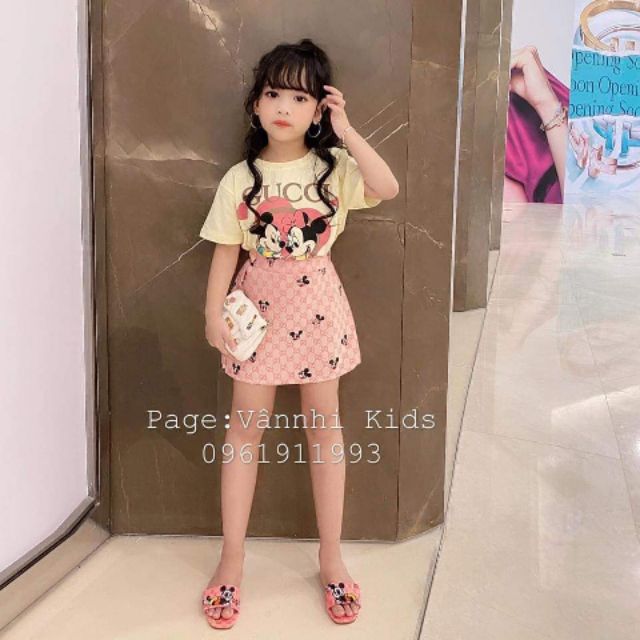 Váy bé 215k chị thảo