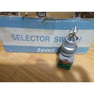 công tắc xoay tự giử 3 vị trí   2 NO có chìa khóa  tend