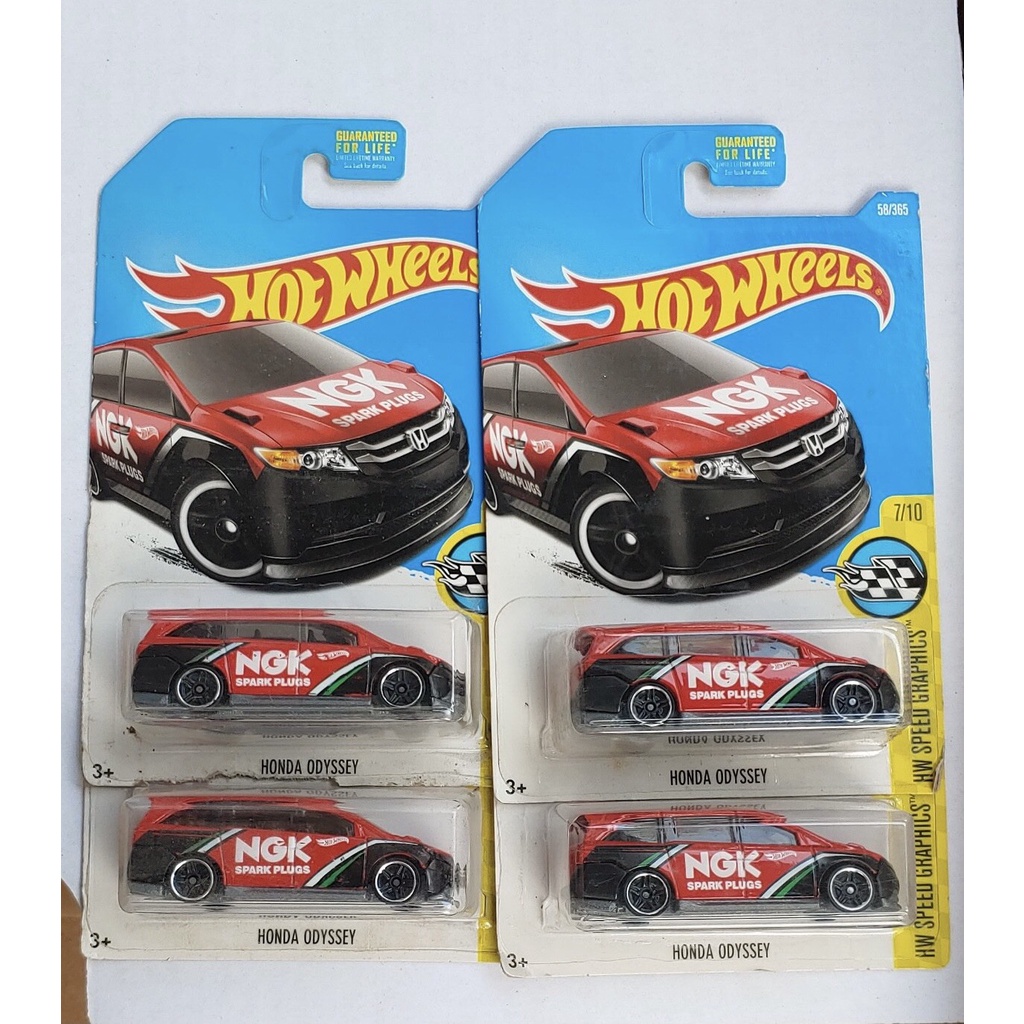 Xe mô hình tỉ lệ 1:64 Hot Wheels Honda Odyssey T-13 đỏ