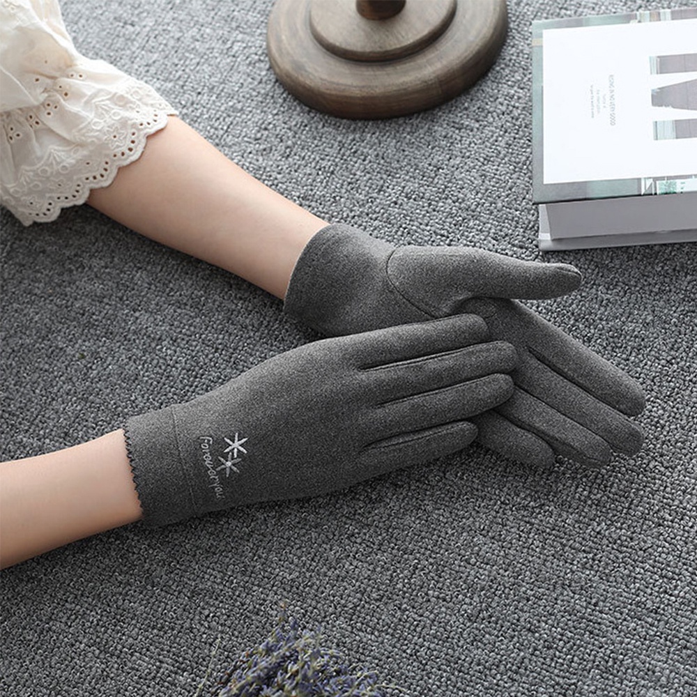 Đôi găng tay giữ ấm có thể dùng màn hình cảm ứng thời trang cho nữ
