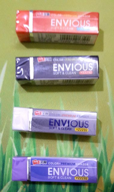 1viên tẩy ENVIOUS