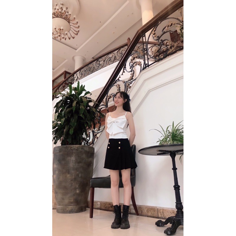 Chân váy ngắn chữ A vạt chéo xếp ly 3 khuy lưng cao 2 màu trắng, đen sz S,M | BigBuy360 - bigbuy360.vn