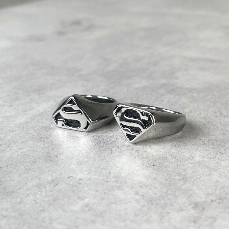 Nhẫn mặt tam giác chữ S THÉP TITAN KHÔNG GỈ