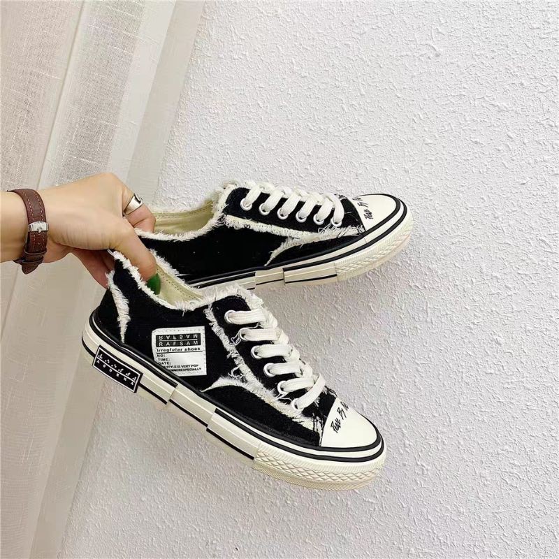 Giày thể thao nữ ulzzang cổ thấp hai màu cá tính phong cách ăn mày siêu hot | BigBuy360 - bigbuy360.vn