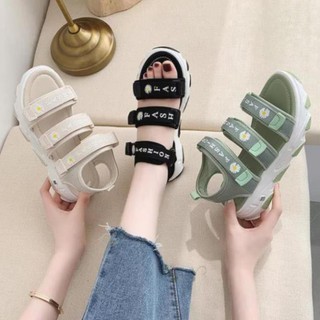 Sandal nữ Ulzang thời trang 3 quai ngang hoa cúc gắn mác siêu đẹp nữ tính MB28