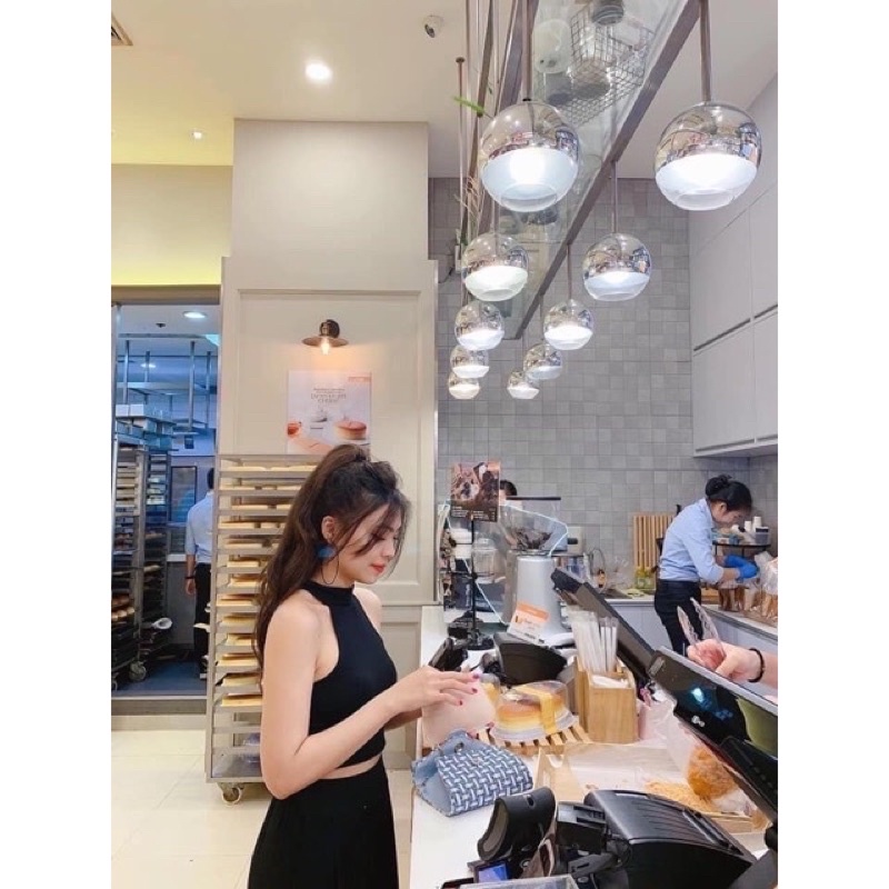 ÁO YẾM CỔ CAO CÀI NÚT NGỌC ĐỊNH HÌNH TÔN DÁNG NỮ