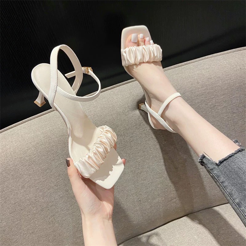 Giày cao gót nhọn 7p quai dún ren vòng cung hở gót