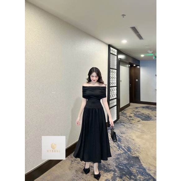 Đầm dáng xoè trễ vai len