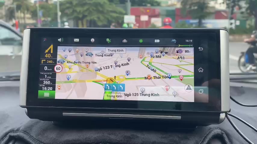 Camera hành trình ô tô Phisung K7 đặt taplo, có wifi kết nối điện thoại hỗ trợ lùi xe màn hình cảm ứng full HD 4G | BigBuy360 - bigbuy360.vn