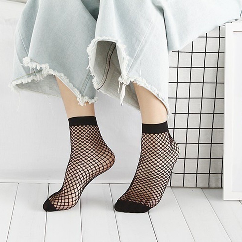 Tất lưới cổ ngắn cho cô nàng cá tính