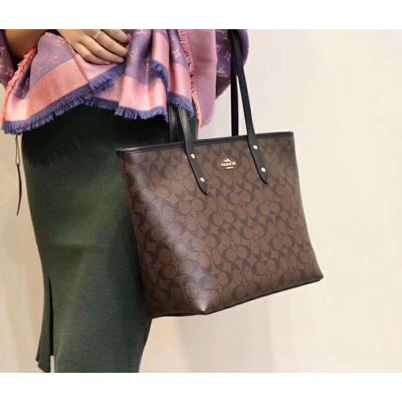 Túi Coach size to vừa A4, laptop