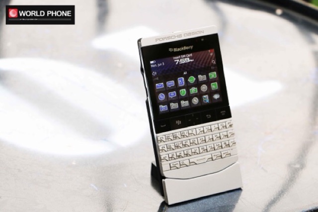 Dock sạc, đế sạc BlackBerry Porsche Design P’9981 mới 100% chính hãng, có 2 màu đen và bạc