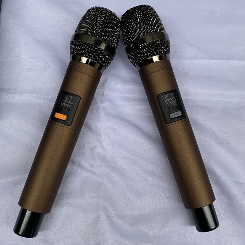  [HOT]Bàn Mixer Kèm 2 Mic Không Dây PRO-4 Hát Karaoke Gia Đinh Và Thu Âm Cực chất bh 1 n