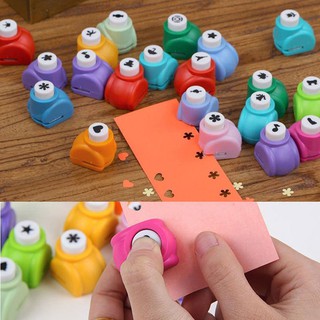 Bộ đồ chơi dập giấy để cắt ra các hình họa tiết dễ thương