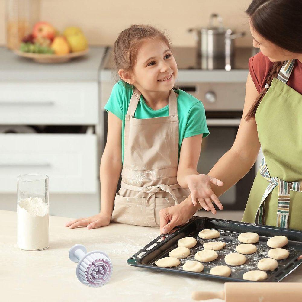 Khuôn Cắt Bánh Hình Bánh Răng Cưa Độc Đáo
