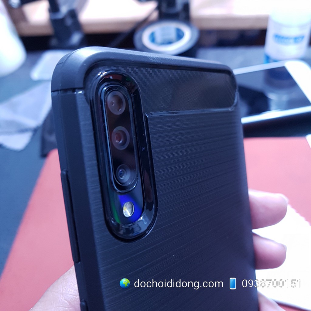 Ốp lưng Samsung A70 Likgus chống sốc vân kim loại