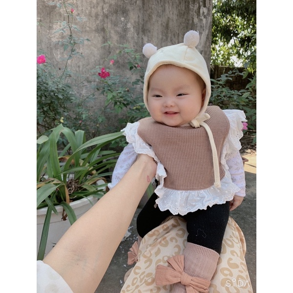 yếm ren phong cách Hàn bé gái