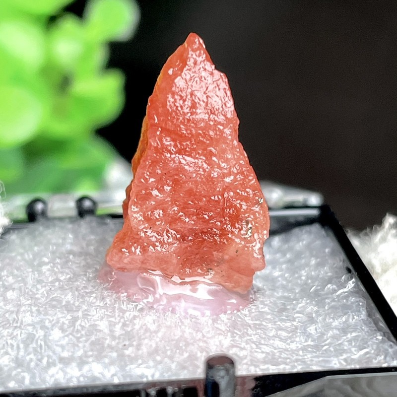 Đá Rhodochrosite Tự Nhiên Màu Vàng Dùng Trang Trí