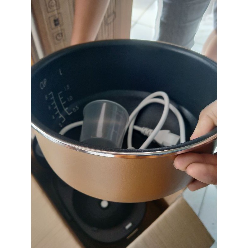 Nồi cơm điện cao tần SUNHOUSE.1,5l.SHD8955. hàng trưng bày y hình