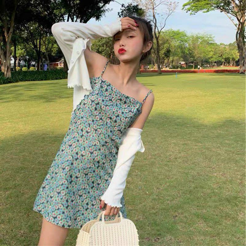 SET ĐẦM 2S HOA KÈM KHOÁC CROP CUỐN BIÊN