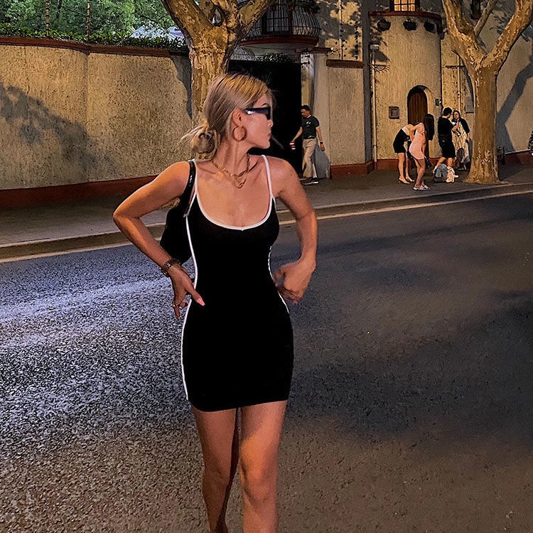 Đầm Hai Dây Dáng Ôm Thời Trang 2022 Amoi