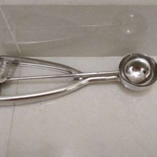 Dụng cụ múc kem bằng inox