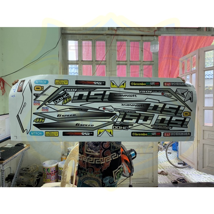 ( Quí khách vui lòng mang ra tiệm cho thợ dán ) Tem xe winner v1 đen nhám