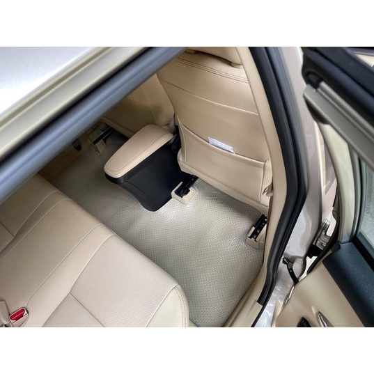 Thảm Lót Sàn Ô Tô KATA Cao Cấp Cho Xe Toyota Vios  - Không mùi, Không ẩm mốc, Dễ dàng vệ sinh