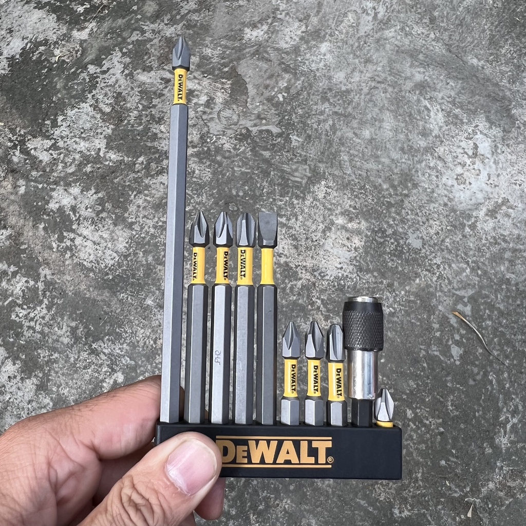 Bộ Mũi Vít DEWALT 12 món Chính Hãng- Có Hộp Nhựa Kèm Theo