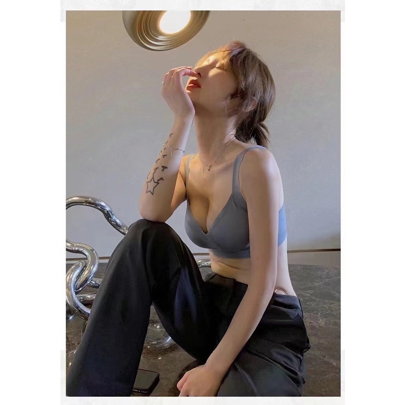 [Phong Cách Mới] Áo Ngực Latex UU Cup UU Màu Nude Không Gọng Thép Trơn Chống Sốc Không Đường May Hỗ Trợ Nâng Ngực Chống Chói Thoải Mái Khi Ngủ Cho Nữ