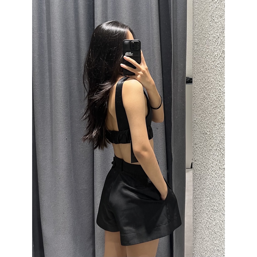 Quần shorts nữ nylon, là min - NYLON PLEATED SHORTS