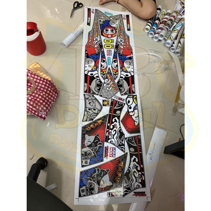 ( Quí khách vui lòng mang ra tiệm cho thợ dán ) Tem sirius mèo thần tài may mắn