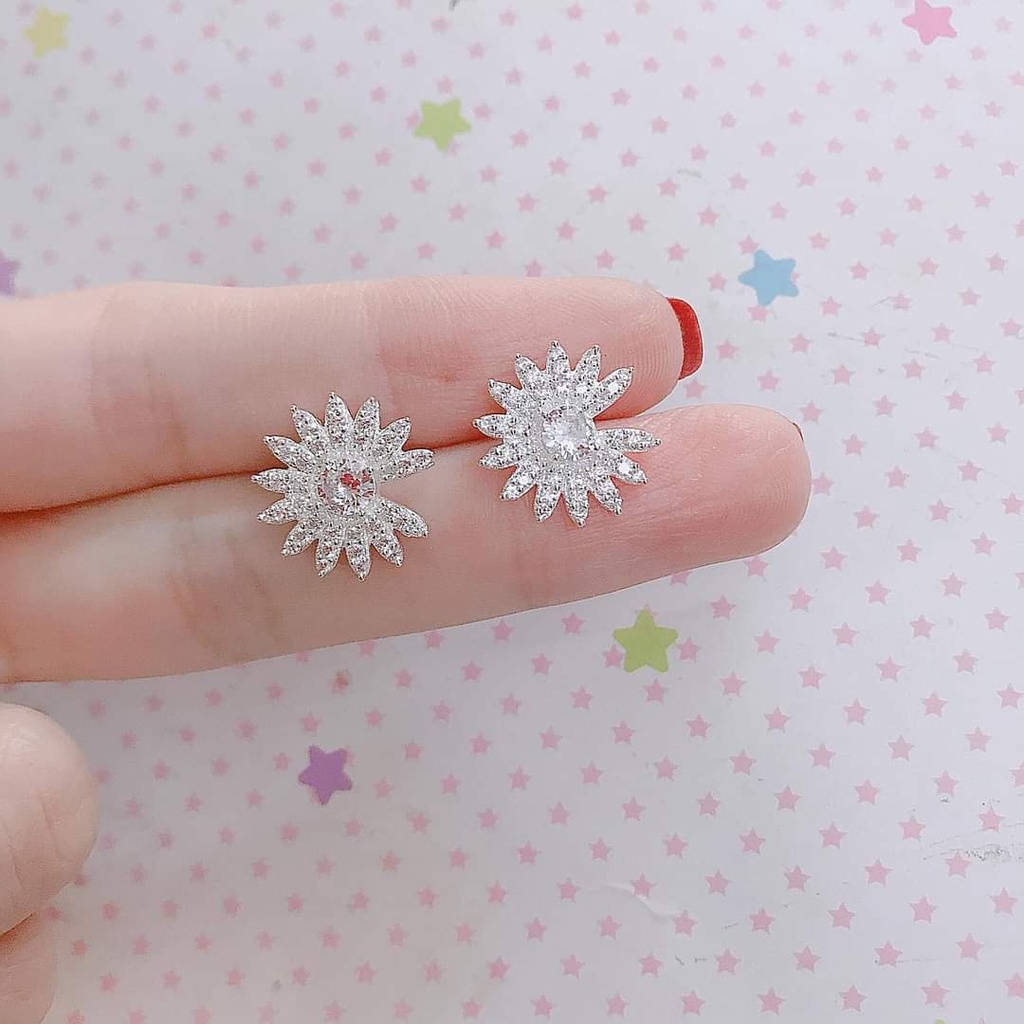 Khuyên tai bạc Van Jewelry V10726 Khuyên Hoa Cúc bản to nạm đá sang trọng