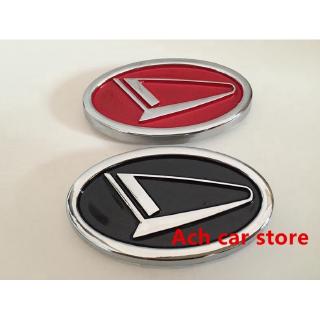 7,7 * 4,5 cm màu đỏ đen Daihatsu logo biểu tượng xe phía sau Đề can dán nhãn dán Decal Phụ kiện tạo kiểu xe