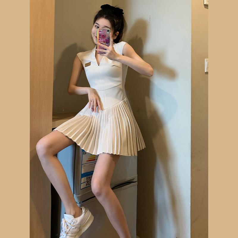 French dress women's summer apricot color small fragrance high sense slim fit small sleeveless V-neck pleated skirt