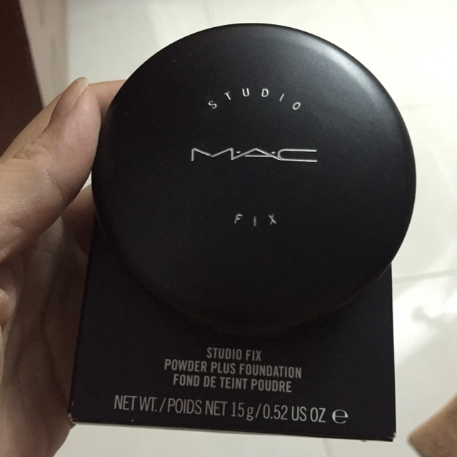 Phấn phủ MAC NC20