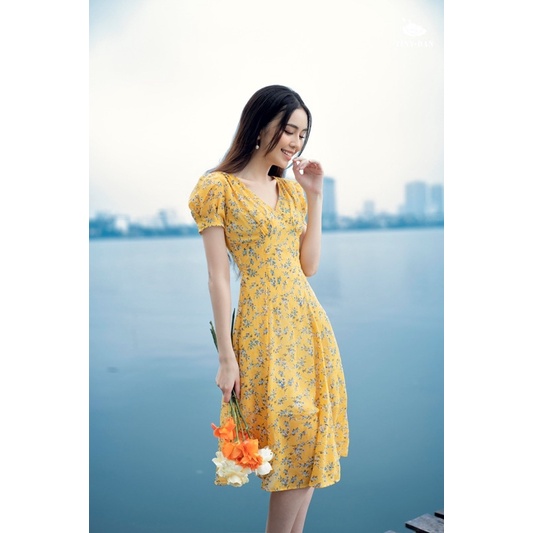 Váy vàng hoa nhí