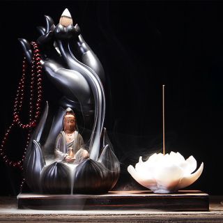 Tháp đốt trầm hương bàn tay phật
