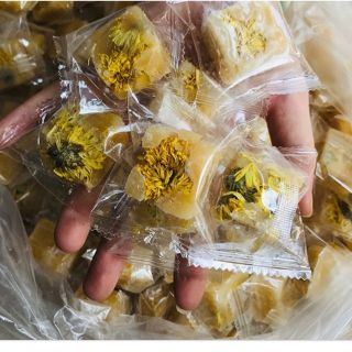 Trà hoa cúc đường phèn mật ong