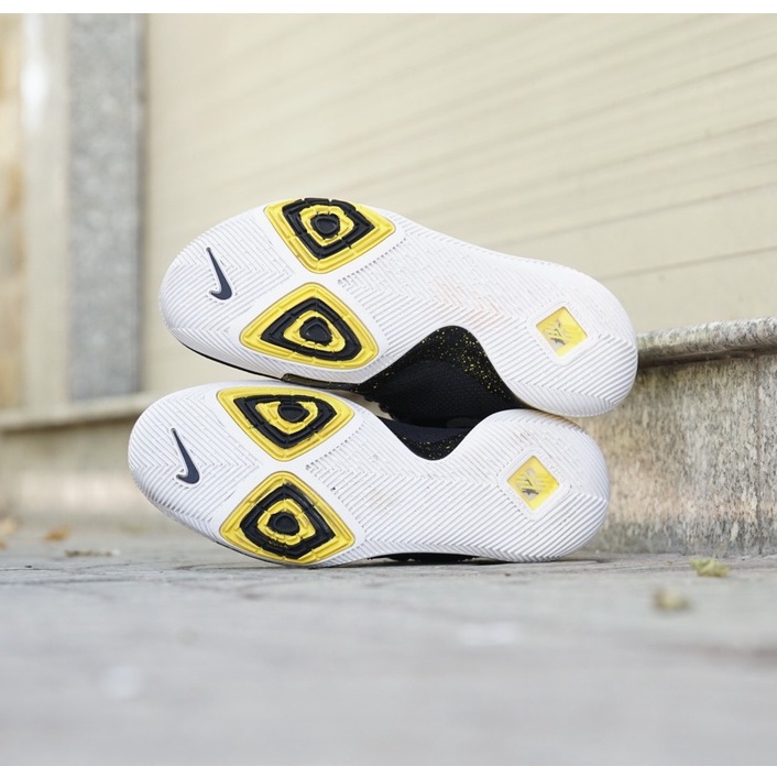 [2hand] Giày Thể Thao Nike Kyrie 3 EP White Yellow White 852396-901 GIÀY CŨ CHÍNH HÃNG