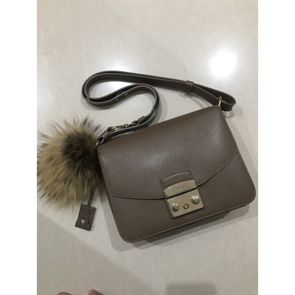 Túi furla màu daino bản cổ 23 cm một dây đeo