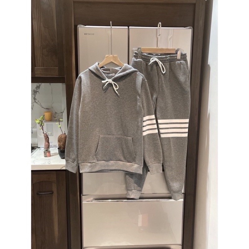 Áo hoodie nỉ trơn Th.om vạch tay