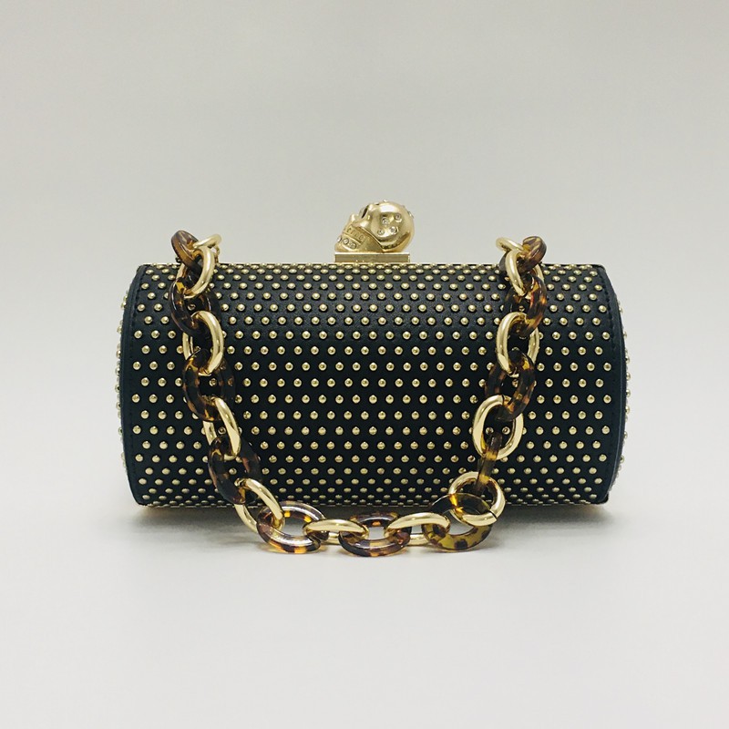 Clutch dự tiệc kiểu nằm ngang phối xích cá tính