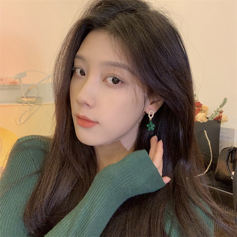 Khuyên tai hình nơ/hoa chất liệu nhung màu xanh lá phong cách Hàn Quốc cổ đIển thờ trang cho nữ f751