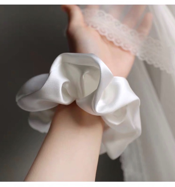 Cột tóc vải scrunchies buộc tóc vải trơn bóng loại đẹp hot trend