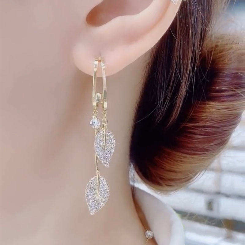 Khuyên Tai Kim Bạc 925 Dáng Dài Mặt Tròn Phối Tua Rua Lá Cây Phong Cách Hàn Quốc Mới Cho Nữ