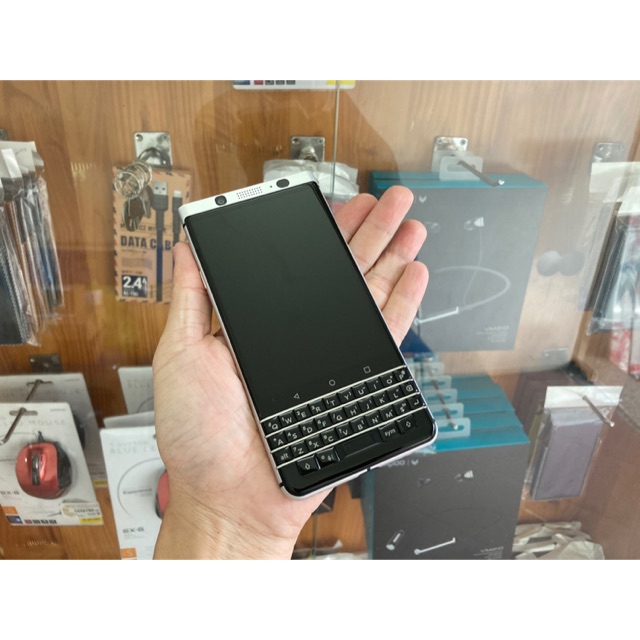 [Mã SKAMCLU9 giảm 10% đơn 100K] Điện thoại BlackBerry KeyOne Silver hàng chính hãng like new