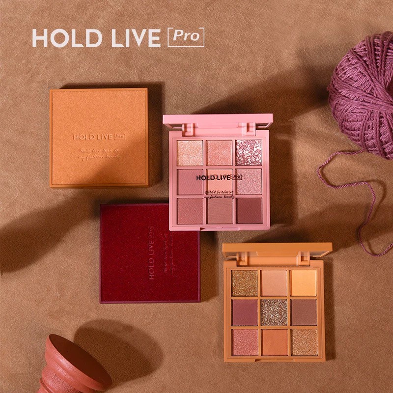 Bảng phấn mắt 9 ô HOLD LIVE Atmosphere Color Scheme Dreamy At A Glance màu Red Velvet Honey Eyeshadow Holdlive HL657
