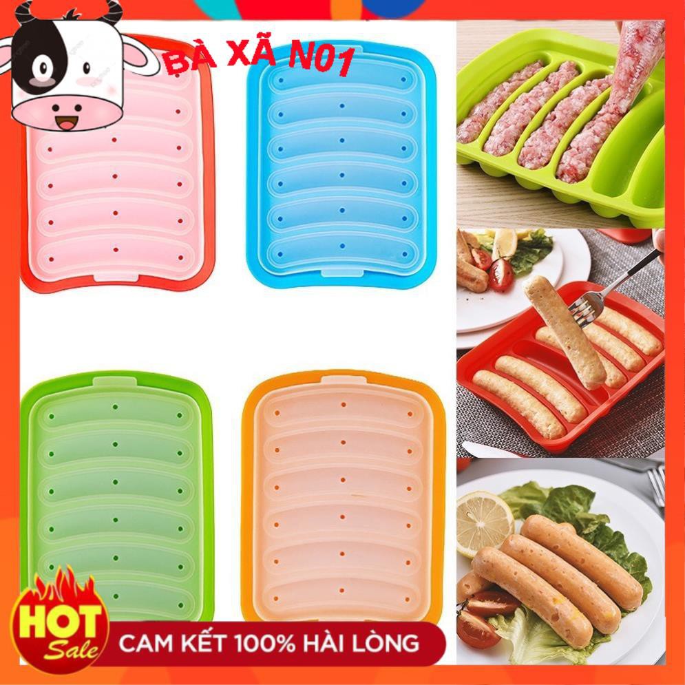 Khuôn làm bánh, xúc xích cho bé ăn dặm có lắp đậy an toàn cho bé